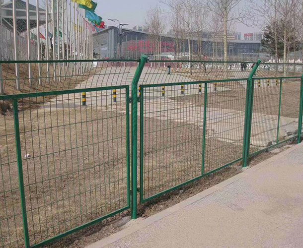 公路护栏