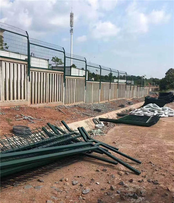 铁路护栏网